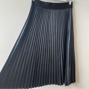 Simply Vera Vera Wang Black A-Line Pleated Faux Leather Skirt Size Small